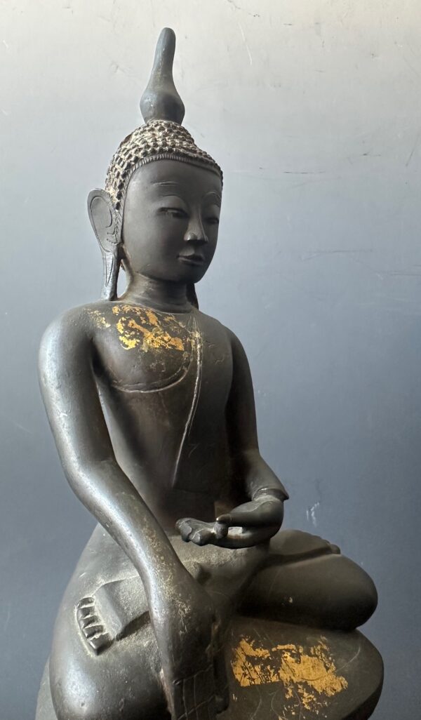 Antique Seated Burmese Bronze Buddha - Image 4