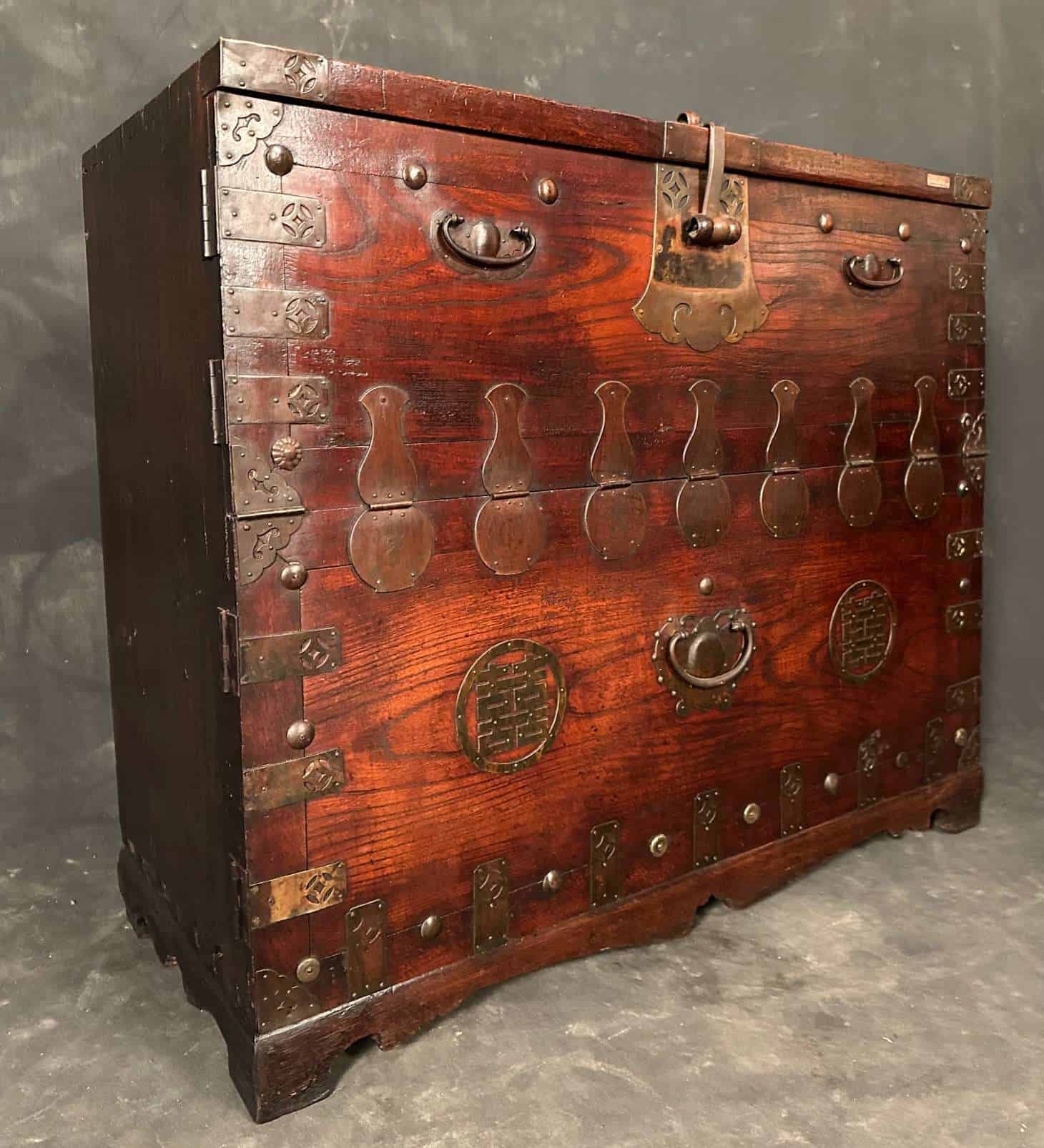 19th Century Korean Bandaji Chest with Brass Hardware - Image 2