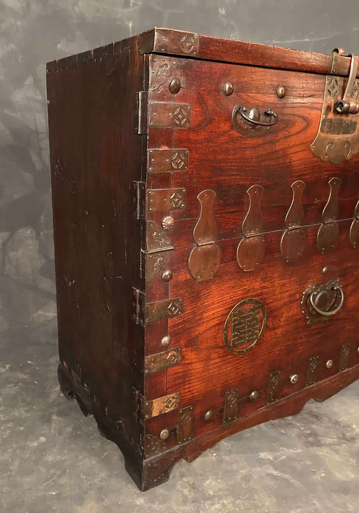 19th Century Korean Bandaji Chest with Brass Hardware - Image 4
