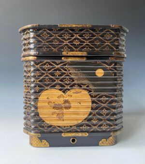 Antique Japanese hokai, lidded container for Ka-awase shell game.