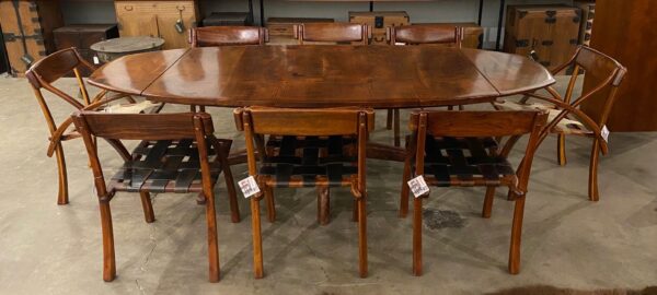 Dining table and 8 wishbone chairs by Arthur Espenet