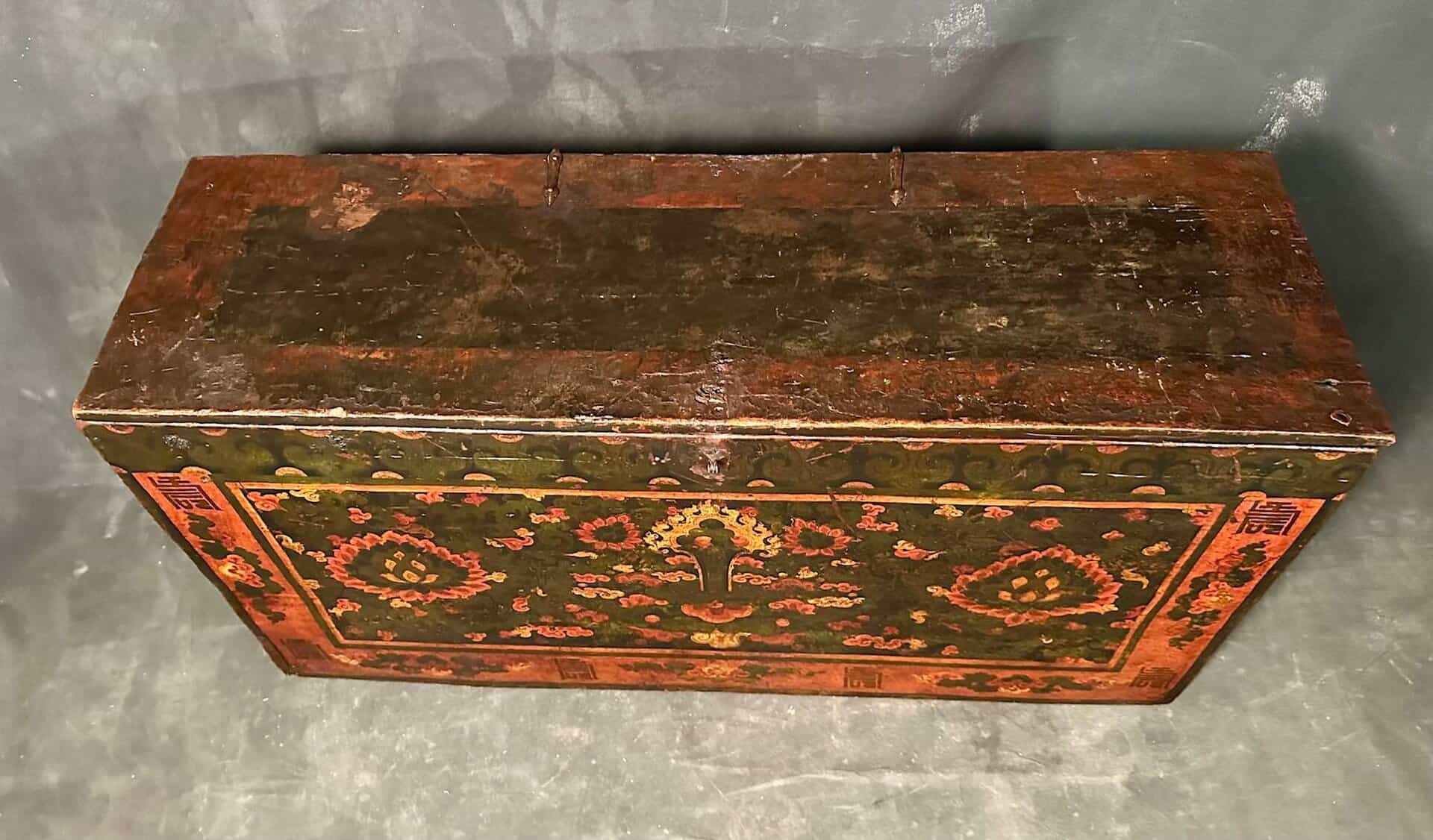 Tibetan Painted Trunk Auspicious Lotus - Image 4