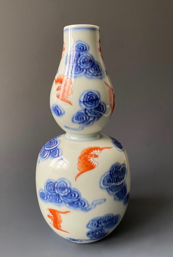 Chinese antique porcelain gourd shaped vase with bats and clouds