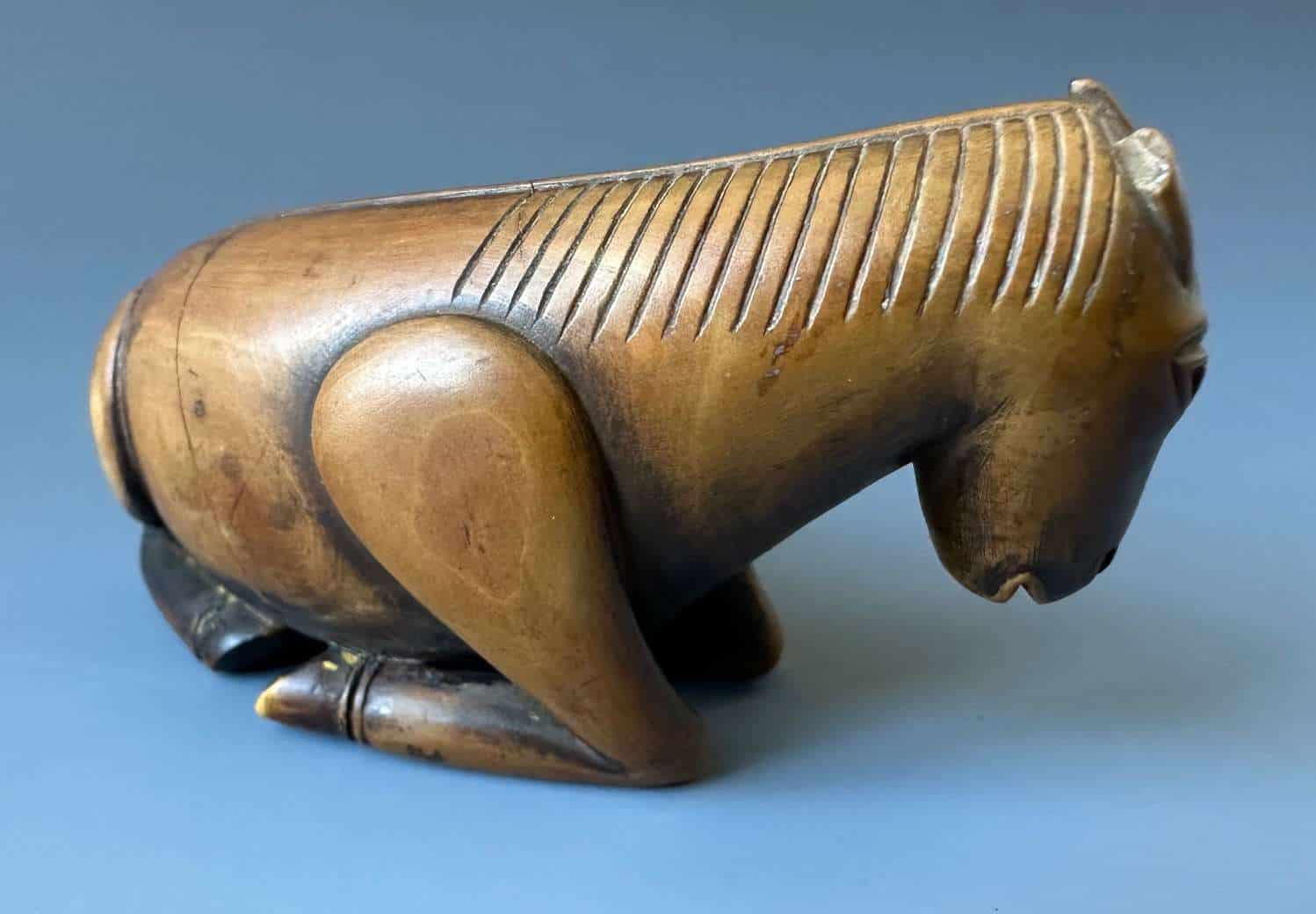 Chinese Qing Dynasty Boxwood Toggle Carved as a Kneeling Horse - Image 3