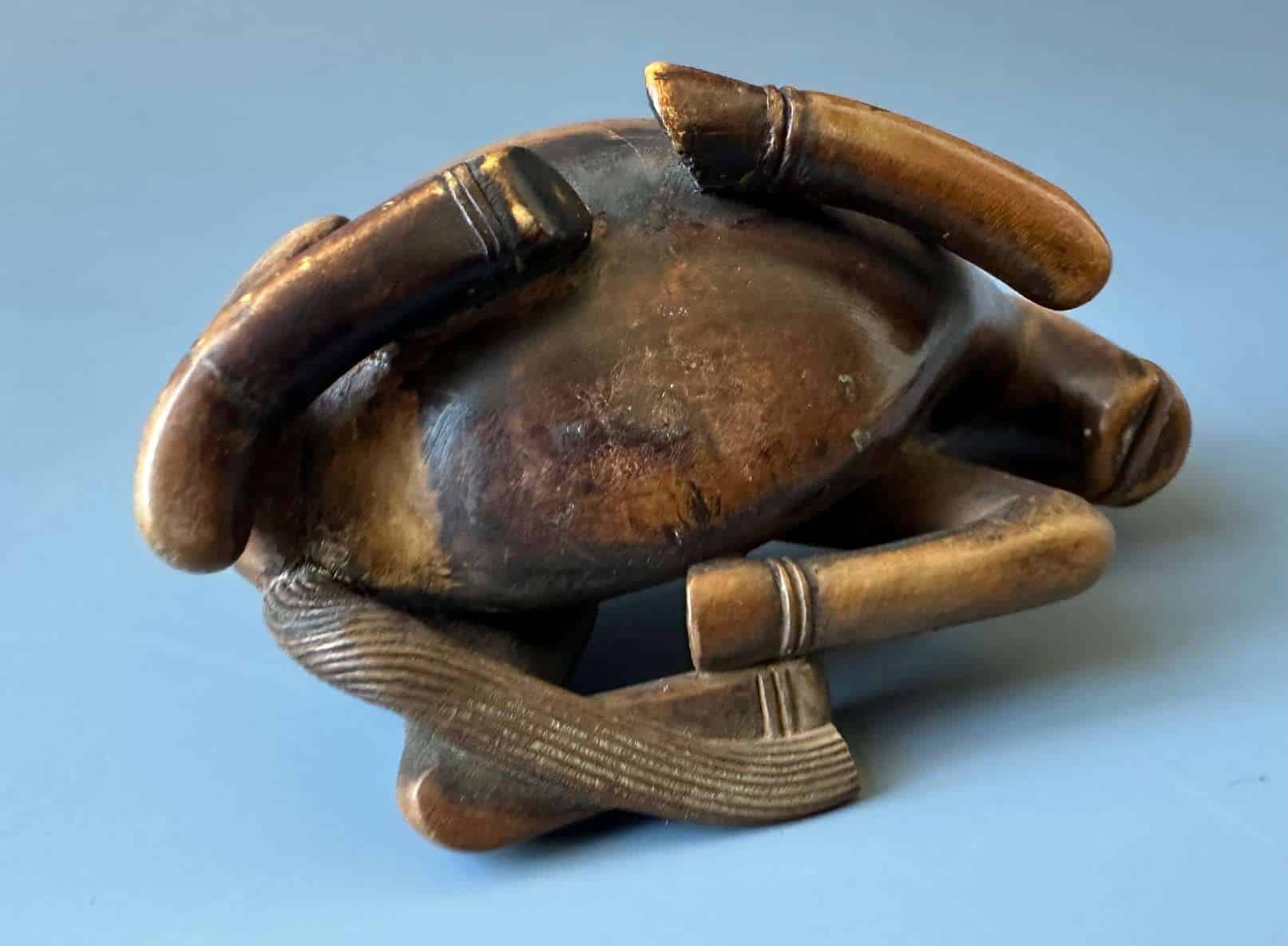 Chinese Qing Dynasty Boxwood Toggle Carved as a Kneeling Horse - Image 4
