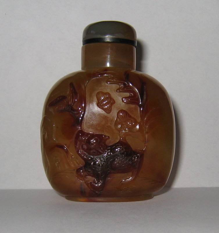 Chinese Agate Snuff Bottle - Zentner Collection